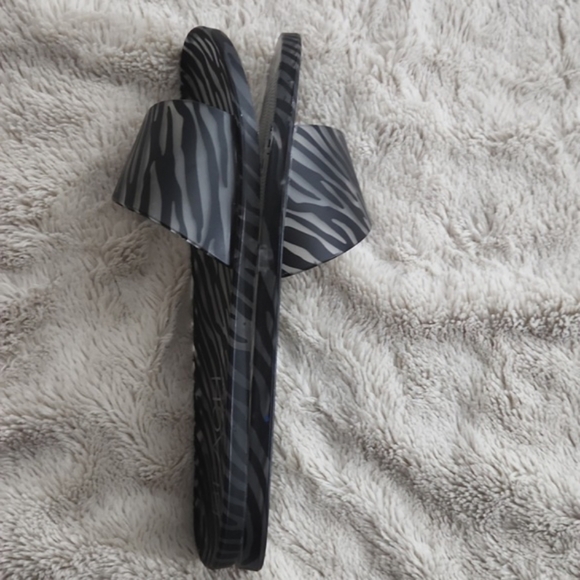 BEACH WOMEN'S ZEBRA PRINT SLIDES - Picture 3 of 4